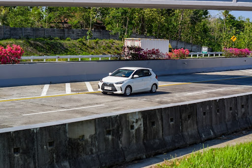 Toyota Agya: Mobil Kompak yang Praktis untuk Segala Kebutuhan!
